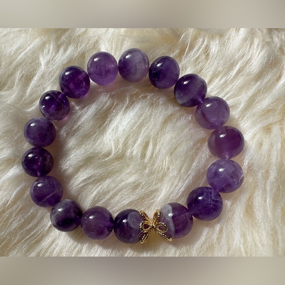 100% Natural lavender amethyst bead stretch bracelet 10mm/ 14k gold filled - Picture 6 of 7
